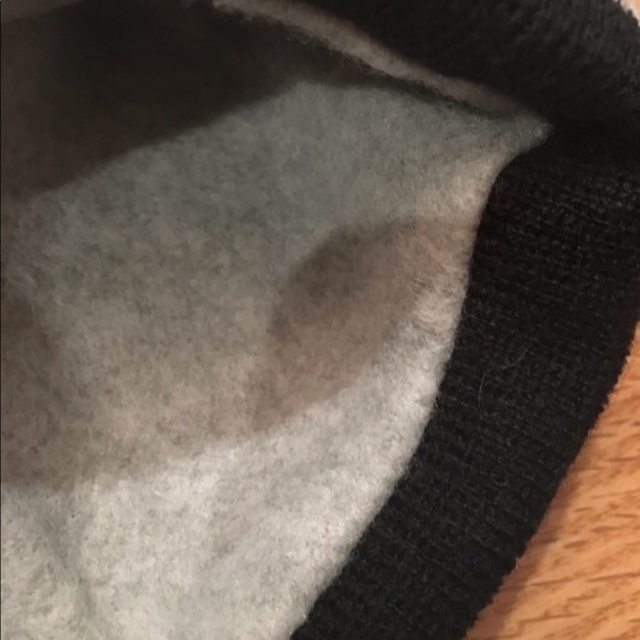 NY winter hat - Picture 2 of 3